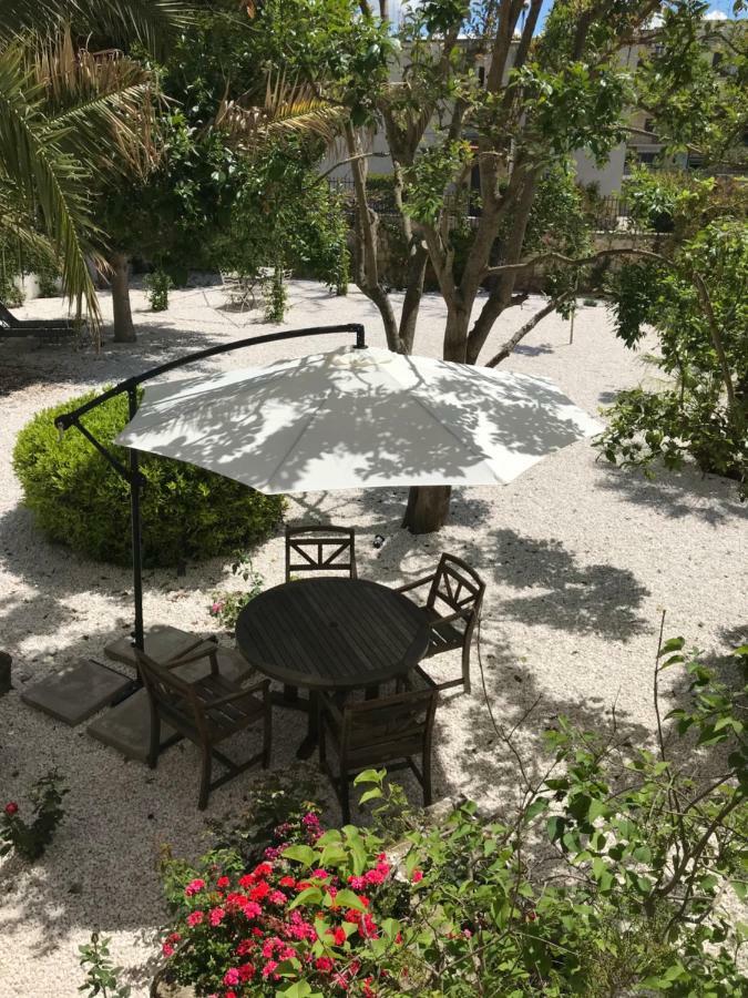 Giardini 82 B&B กราวีนา อิน ปูเลีย ภายนอก รูปภาพ
